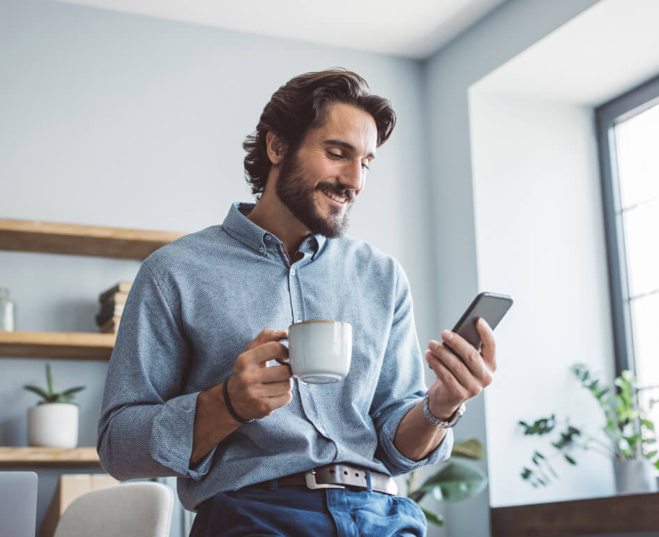 Guy-mobile-start-investing